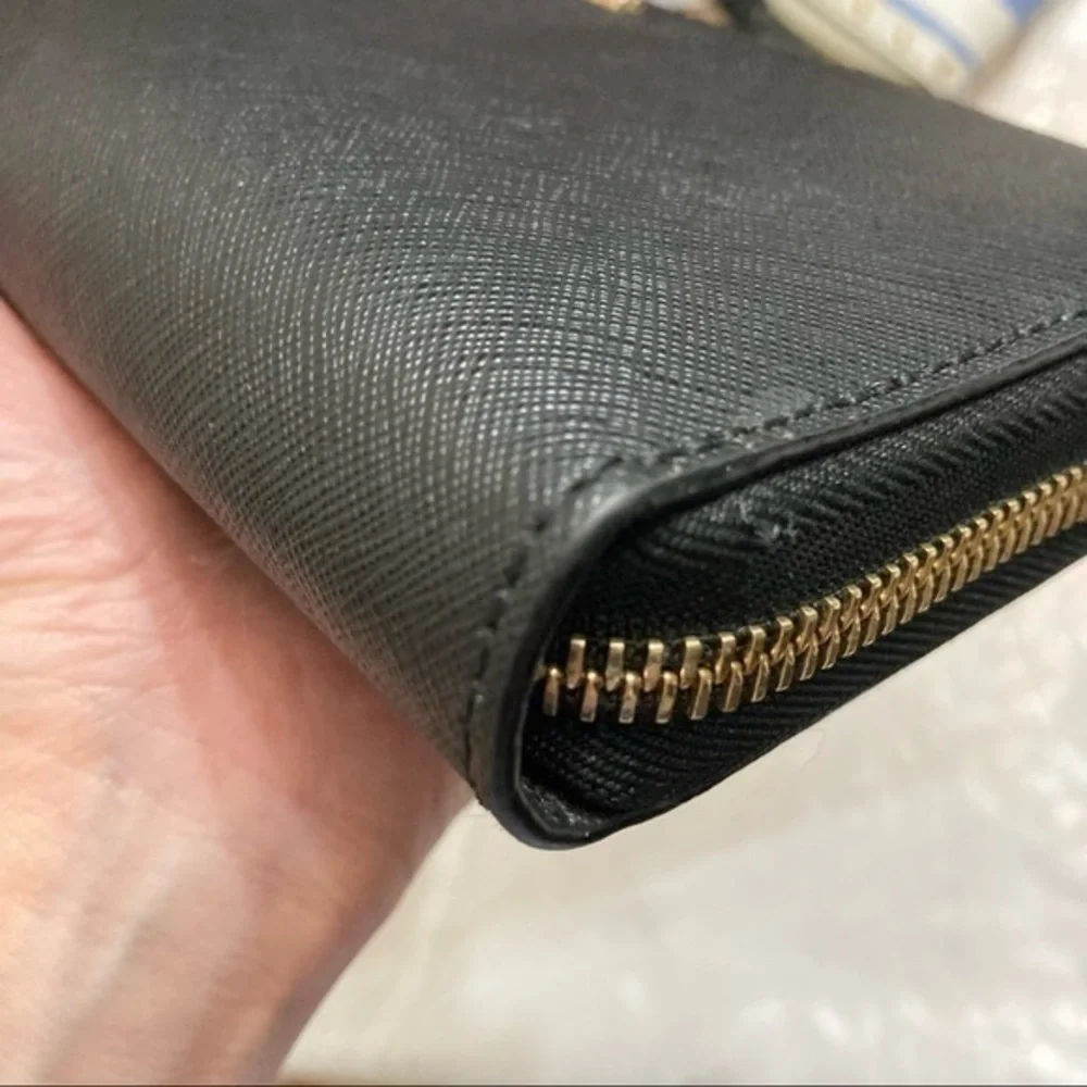 Michael kors black zipper clutch wallet wristlet